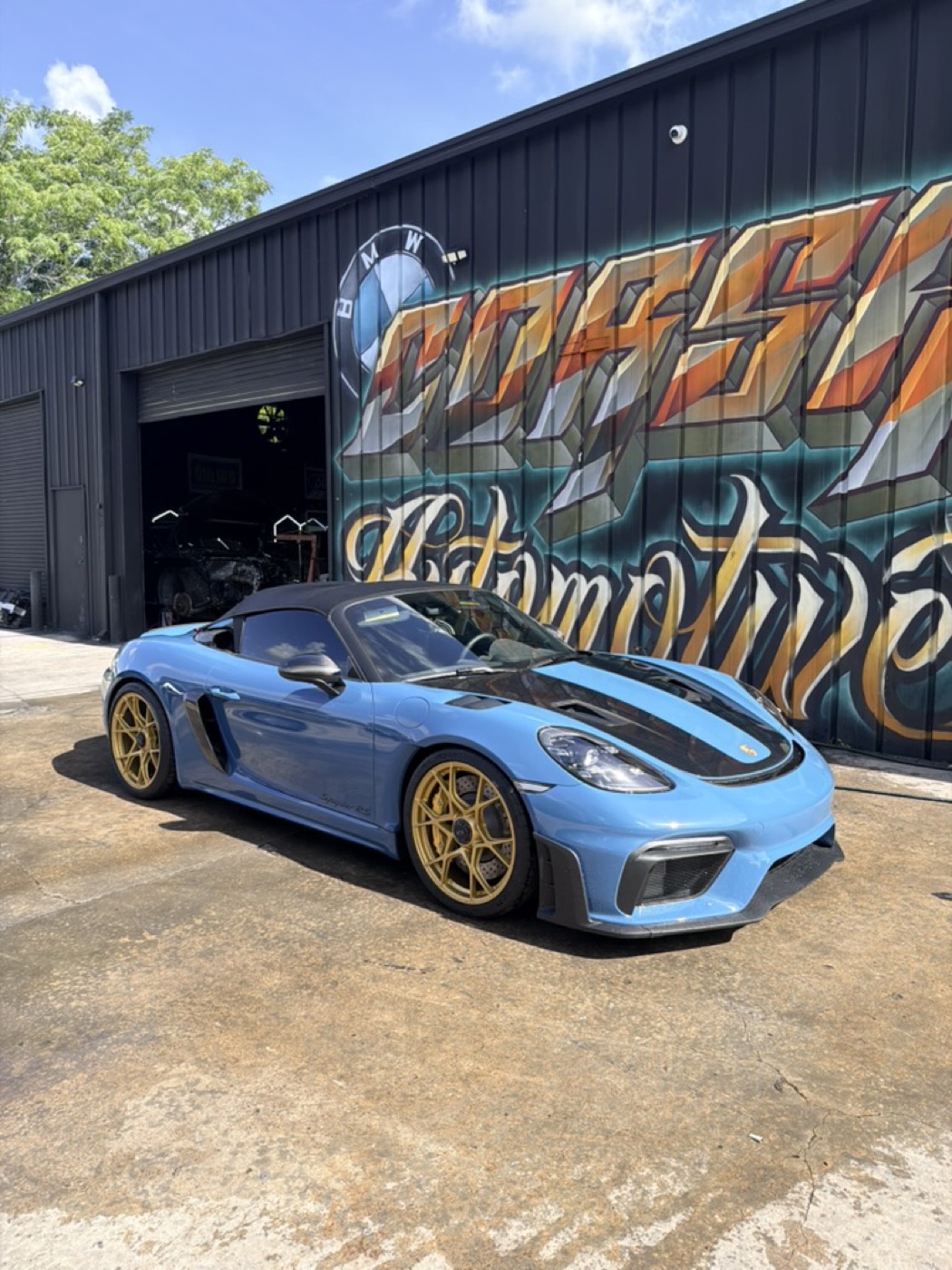 Gloss blue. Porsche 718 Spyder RS. Corsa Automotive, Orlando.